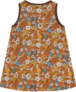 Myk og praktisk A-formet kjole fra ColorWool Merino med blomstermønster. Kjolen trekkes lett over hodet. Laget av 95% merinoull og 5% polyamid. En super ullkvalitet som holder seg fint vask etter vask. Sertifisert med Standard 100 fra OEKO-TEX®.