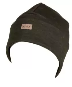 Super overgangs beanie lue fra Kivat i deres stødige ull/silke kvalitet. Fin til både høst og vår eller mild vinter. Oppbretten er sydd i to lag ull som så brettes opp, så det blir hele 3 lag ull foran ørene.  Laget av 67% merinoull, 30% silke og 3% lycra. Kan vaskes i maskin på 30 grader ullprogram (vaskemiddel for ull/silke). Luen er slitesterk og kan fint kan gå i arv og varme flere. Laget i Finland.