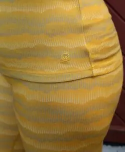 ColorWool Merino dame genser og longs ull/bambusviskose nordlys smørblomst nærbilde