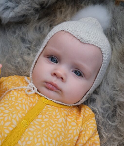 HUTTEliHUT Bolivia fairtrade BABYHUT i myk alpakkaull med dusk offwhite