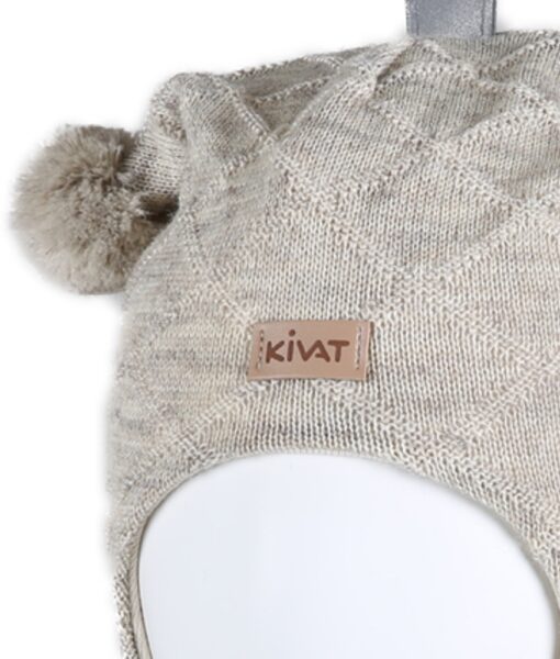 KIVAT foret kabelstrikket balaclava i ull med dusker Sand - Image 2