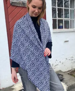 Joha Dame trekantskjerf i ull dyremønster sort