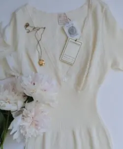 Vera & William Dame Vintage Pointelle t-skjorte i merinoull og silke champagne