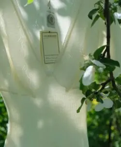 Alternative view of Vera & William Dame Vintage Pointelle t-skjorte i merinoull og silke champagne