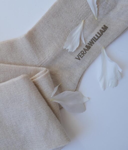 Vera & William Dame lårstrømper i kashmir og silke beige - Image 3