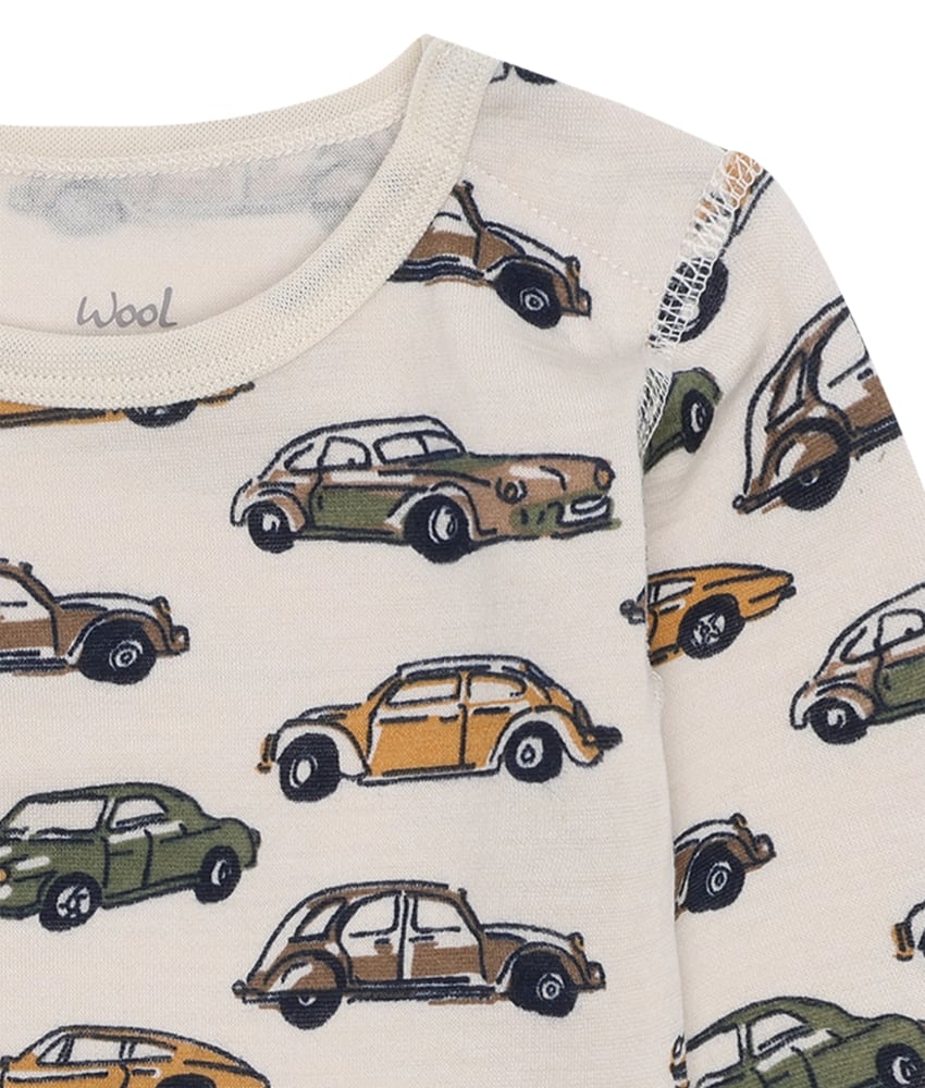 Body fra Hust&Claire i myk merinoull laget av 95% merinoull og 5% polyamid. Dette er en myk, stødig og slitesterk ullkvalitet som holder seg fint vask etter vask. Sertifisert med Standard 100 fra OEKO-TEX®.