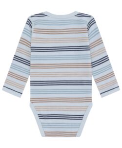 Varm og myk body fra Hust&Claire laget av 50% merinoull, 45% bambusviskose og 5% polyamid. Det er myk bambusviskose innerst mot huden og ull på utsiden som luner godt. Dette er en ullkvalitet som er fin for sensitiv hud. Sertifisert med Standard 100 fra OEKO-TEX®.