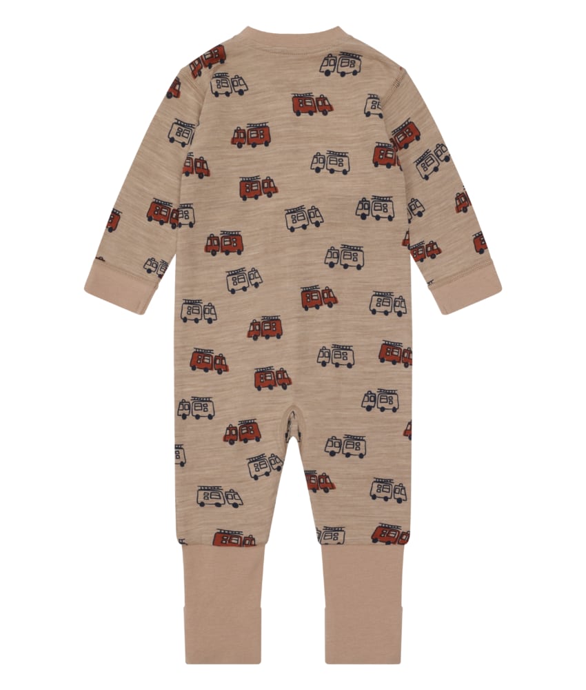 Varm og myk heldrakt fra Hust&Claire laget av 50% merinoull, 45% bambusviskose og 5% polyamid. Heldrakten har trylleføtter som kan brettes over og varme små tær (opp til str. 86). Det er myk bambusviskose innerst mot huden og ull på utsiden som luner godt. Dette er en ullkvalitet som er fin for sensitiv hud. Sertifisert med Standard 100 fra OEKO-TEX®.