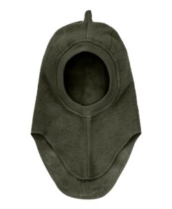 Kul og varm foret balaclava lue i tovet ull med dinosaur tagger. Den tovede ulla er laget av 80% ull og 20% polyamid. Foret er laget av myk bomullsvelour som gjør den ekstra varm og vindtett på kalde dager. Ribbekanten rundt ansiktet er i bomull som gjør at den ikke klør. Vaskes fint på 30 grader ullprogram med vaskemiddel for ull/silke. Tørkes flatt.