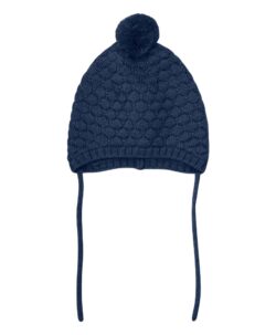 Søt HUTTEliHUT lue i strikkekvalitet. Luen har en rund hodeform, noe som gir den et fint klassisk utseende med søte detaljer og en dusk på toppen. HUTTEliHUT luen har knyting rundt haken, noe som sikrer en god passform. Luen er strikket i luksuriøs og komfortabel 100% merinoull. Sertifisert i henhold til OEKO-TEX® STANDARD 100.