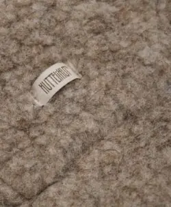 Alternative view of HUTTEliHUT Teddy bøttehatt i ull Camel Melange