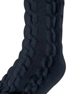 Falke Preppy Cable Kids ullsokker varmer og sitter godt på foten. Nydelig kabelstrikkmønster med striper i den ribbestrikkede kanten øverst på sokken. Laget av 66% ren ny ull og 34% polyamid.