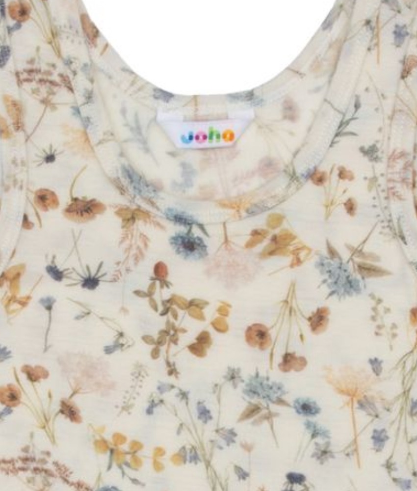 Singlet fra Joha i en myk og luftig ullkvalitet laget av 100% merinoull. Kan maskinvaskes på ullprogram 40°C. Produsert i Europa. Sertifisert med OEKO-TEX® Standard 100 og Woolmark Pure New Wool.