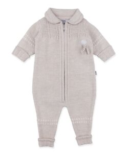Lillelam classic sparkedress i 100% merinoull av fineste kvalitet. Denne dressen er en av bestselgerne til Lillelam og det skjønner vi godt. Dressen er passe tykk så den passer fint som trille- eller kjøredress. Den praktiske glidelåsen gjør at den lett taes av og på. Ermer og ben kan brettes ned når barnet vokser. Sertifisert med Standard 100 fra OEKO-TEX® og Woolmark Pure New Wool. Kan maskinvaskes på 40° C ullvask.