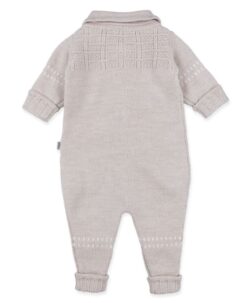 Lillelam classic sparkedress i 100% merinoull av fineste kvalitet. Denne dressen er en av bestselgerne til Lillelam og det skjønner vi godt. Dressen er passe tykk så den passer fint som trille- eller kjøredress. Den praktiske glidelåsen gjør at den lett taes av og på. Ermer og ben kan brettes ned når barnet vokser. Sertifisert med Standard 100 fra OEKO-TEX® og Woolmark Pure New Wool. Kan maskinvaskes på 40° C ullvask.