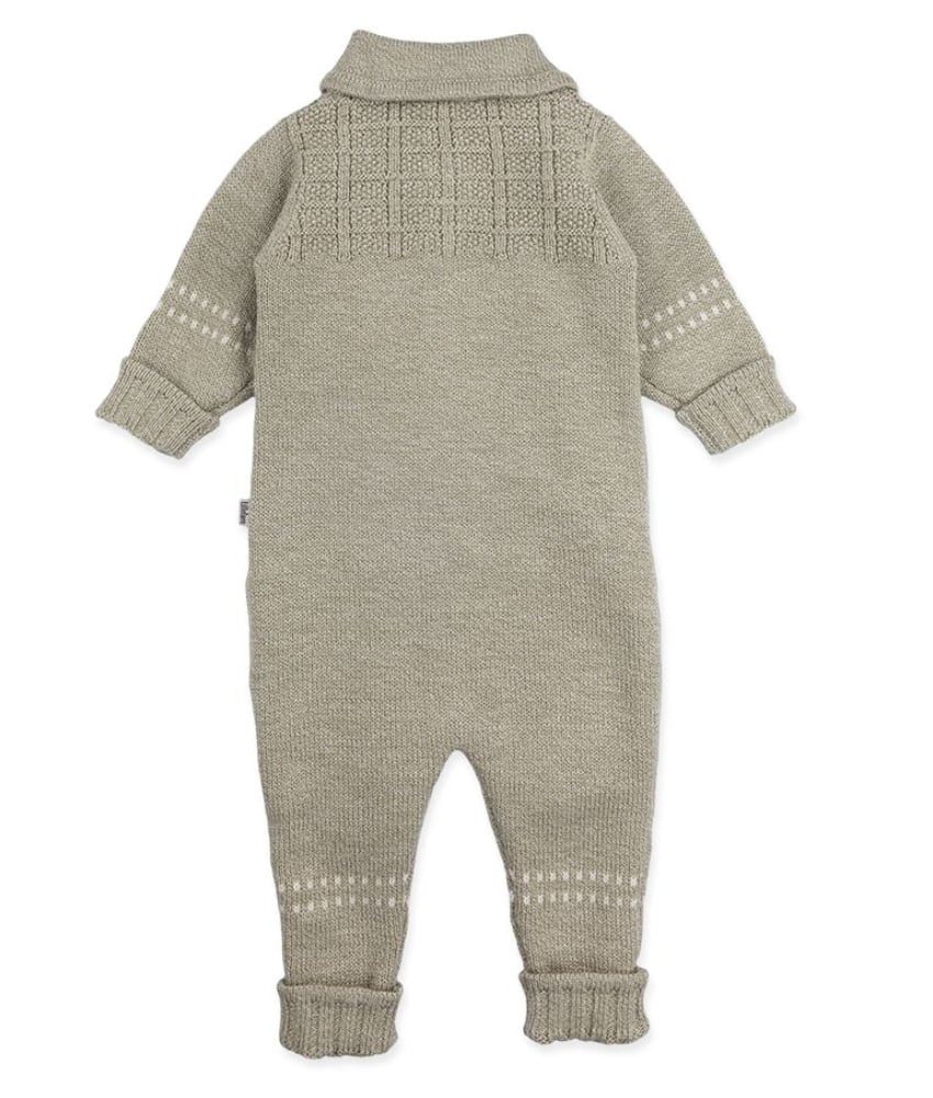 Lillelam classic sparkedress i 100% merinoull av fineste kvalitet. Denne dressen er en av bestselgerne til Lillelam og det skjønner vi godt. Dressen er passe tykk så den passer fint som trille- eller kjøredress. Den praktiske glidelåsen gjør at den lett taes av og på. Ermer og ben kan brettes ned når barnet vokser. Sertifisert med Standard 100 fra OEKO-TEX® og Woolmark Pure New Wool. Kan maskinvaskes på 40° C ullvask.