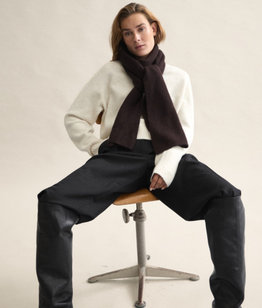 Le Bonnet Skjerf lammeull/angora - Espresso - Image 2