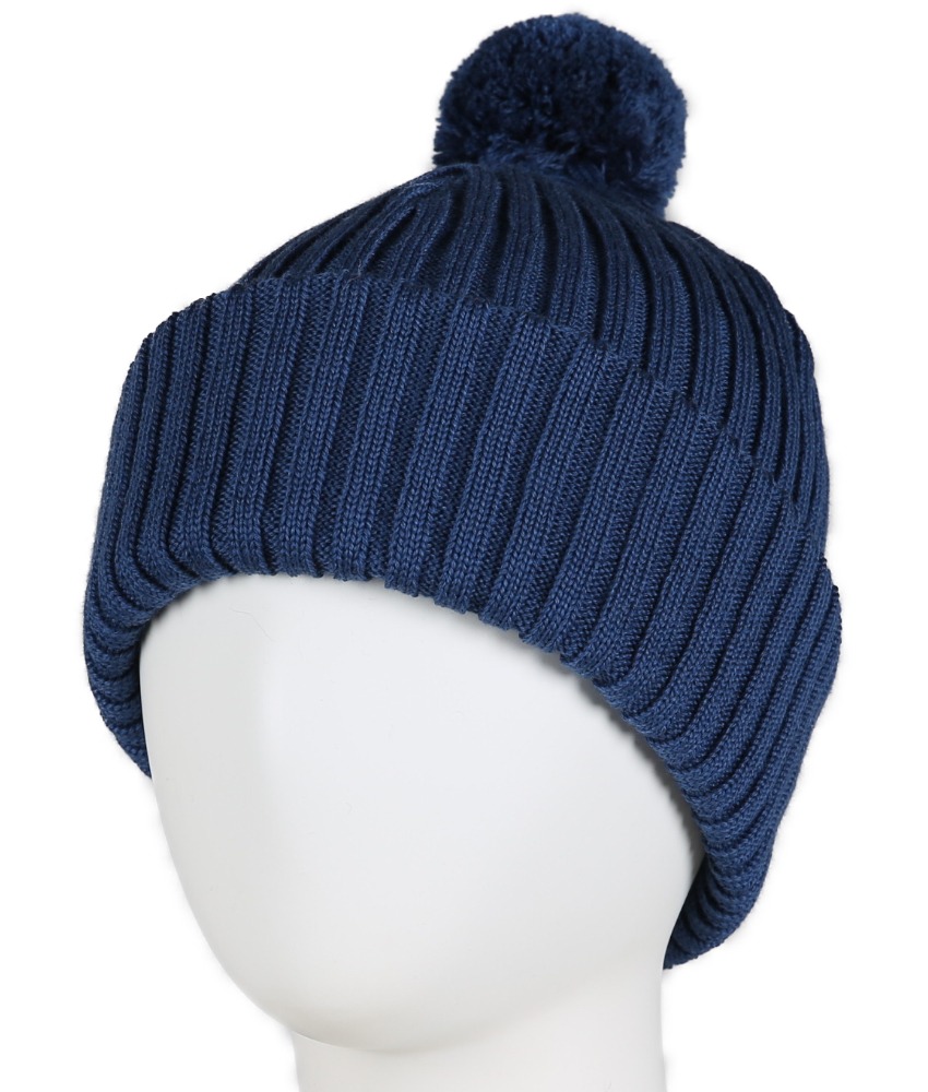 KIVAT topplue med dusk i myk merinoull Blåbær