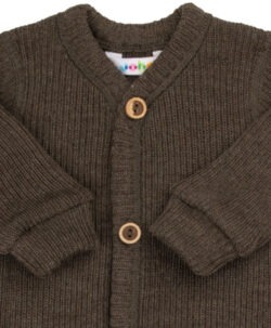 Joha ribbestrikket heldrakt med kokosknapper i 100% merinoull Brun Melange nærbilde