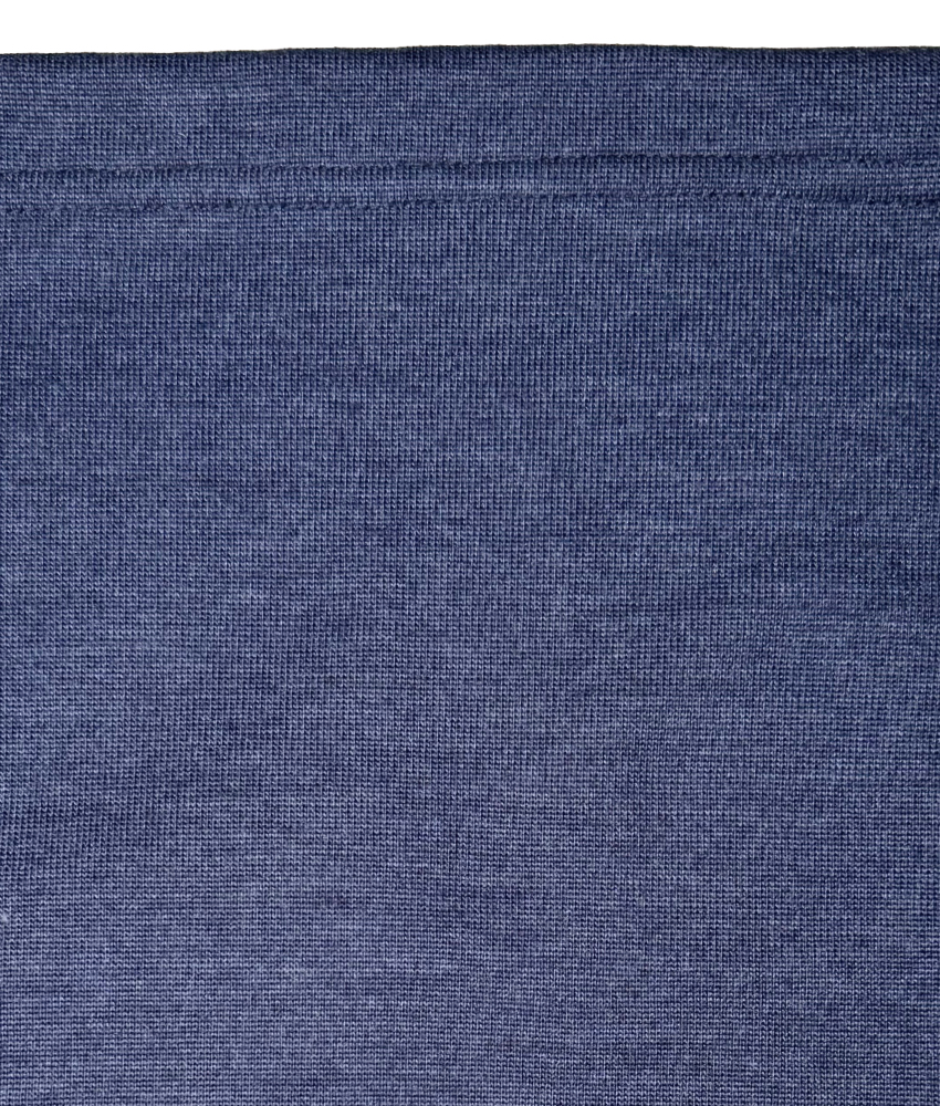 Tube hals fra finske Kivat i en myk ull/silke blanding som ikke klør. Laget av 67% merinoull, 30% silke og 3% lycra. Kan vaskes i maskin på 30 grader ullprogram (vaskemiddel for ull/silke).