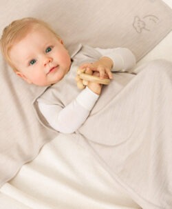 Lillelam nattpose Luna lys beige