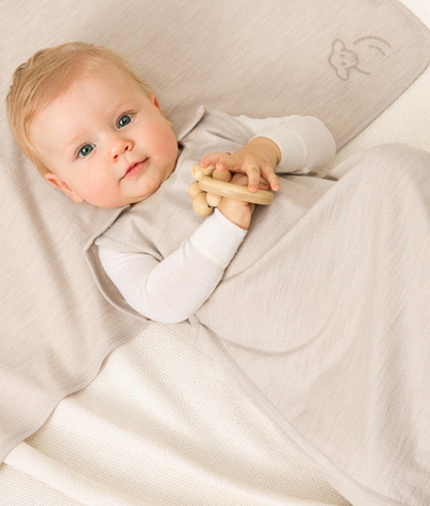 Lillelam nattpose Luna lys beige